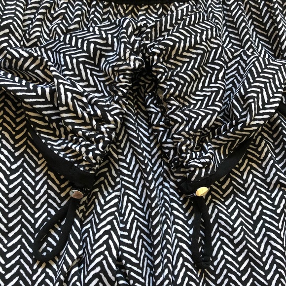 JLo Chevron Jogger Pants - Picture 5 of 6